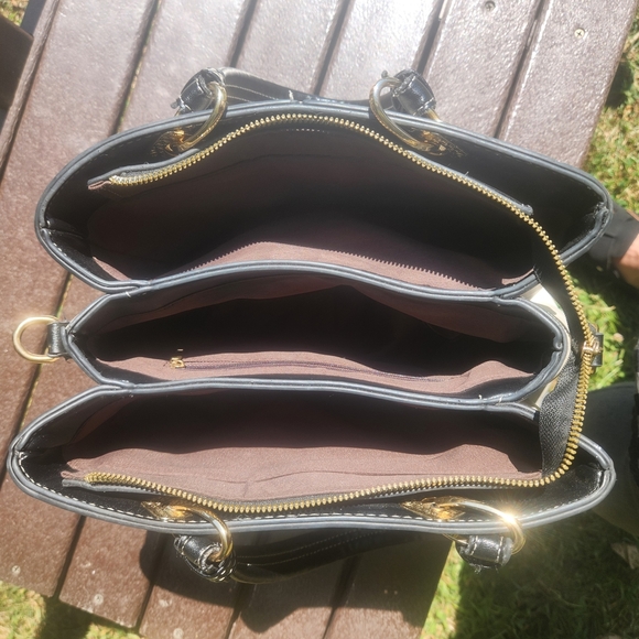 Elegant White and Black Women's Handbag - Picture 3 of 5